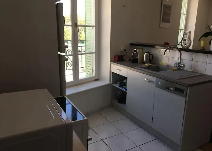 Classe 2 Etoiles - 3 - Douillet Au Bord Du Quai De Londres Dans Le Coeur De La De - Gere Par Presta-zen'services